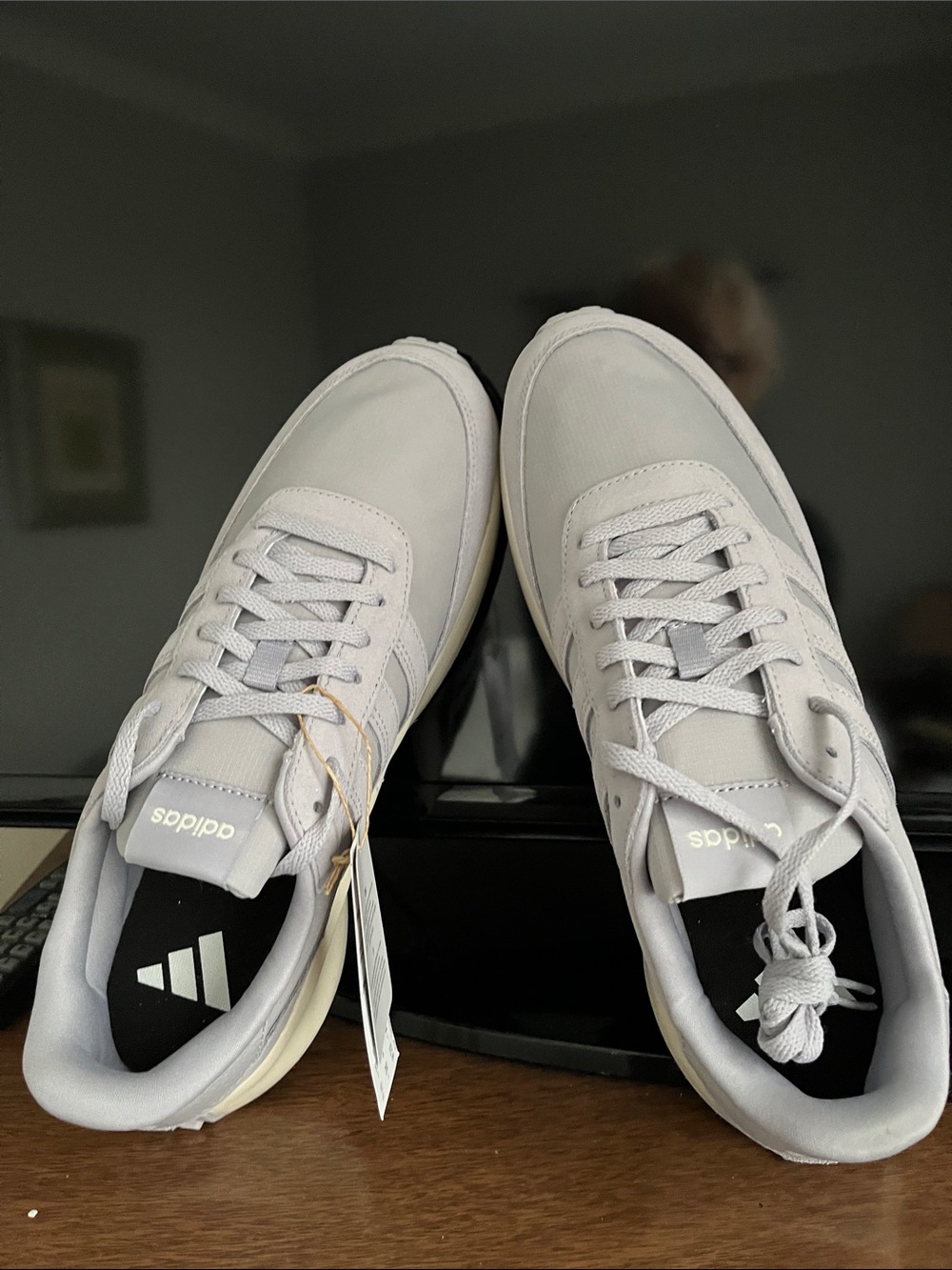 Brand new,adidas Men's Light Gray Casual Trainer Sneakers. Original box.